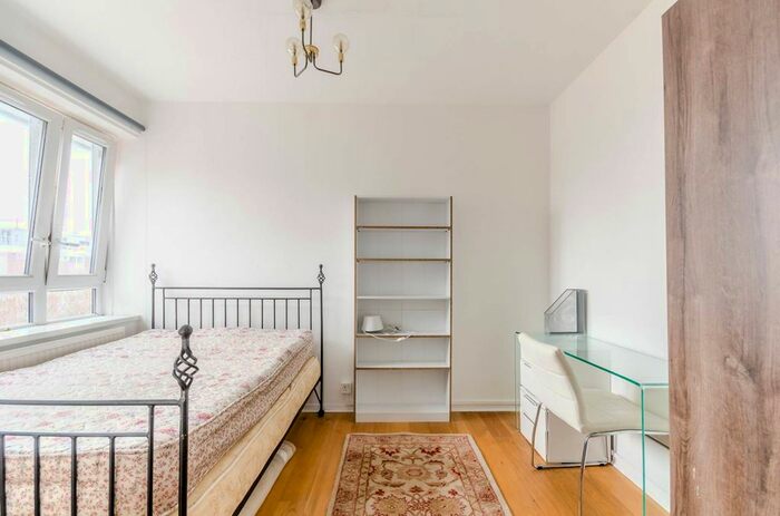 3 Bedroom Flat To Rent In Field Road, Barons Court, London, W6