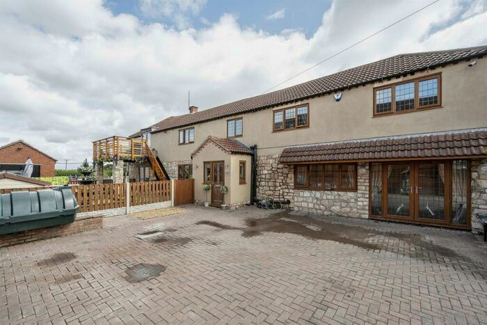 4 Bedroom Barn Conversion For Sale In Braithwaite Lane, Braithwaite, Doncaster, DN7