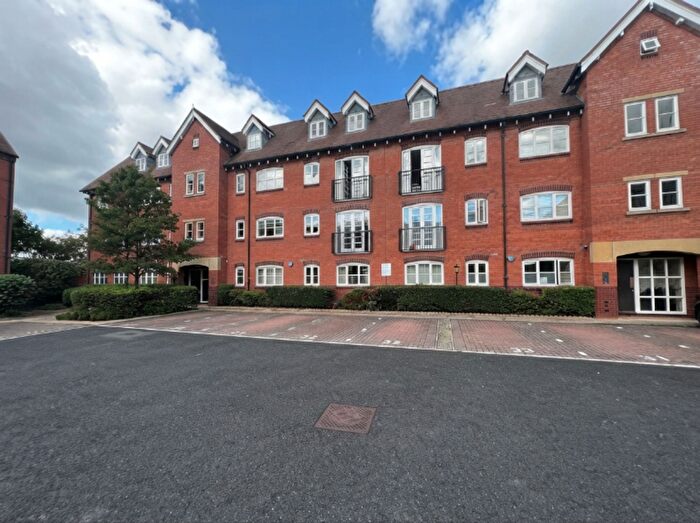 2 Bedroom Flat For Sale In Martinique Square, Bowling Green Street, Warwick, CV34