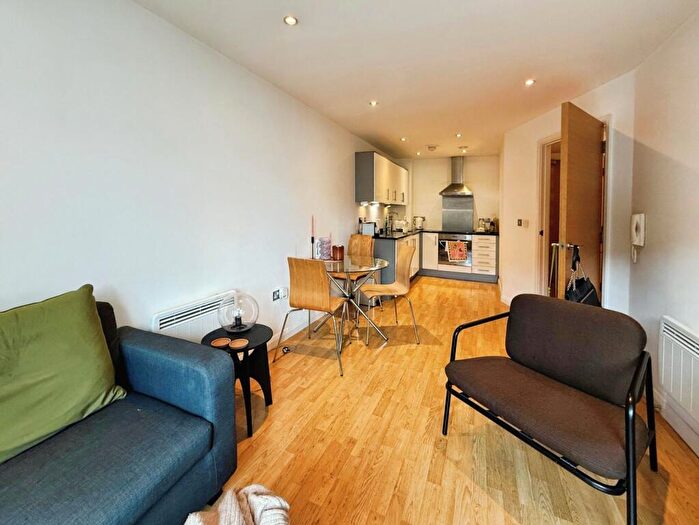 1 Bedroom Flat To Rent In One Brewery Wharf, Waterloo Street, Leeds, West Yorkshire, LS10