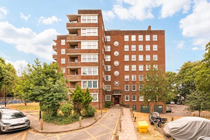 3 Bedroom Flat To Rent In Hillcrest, Highgate, N6