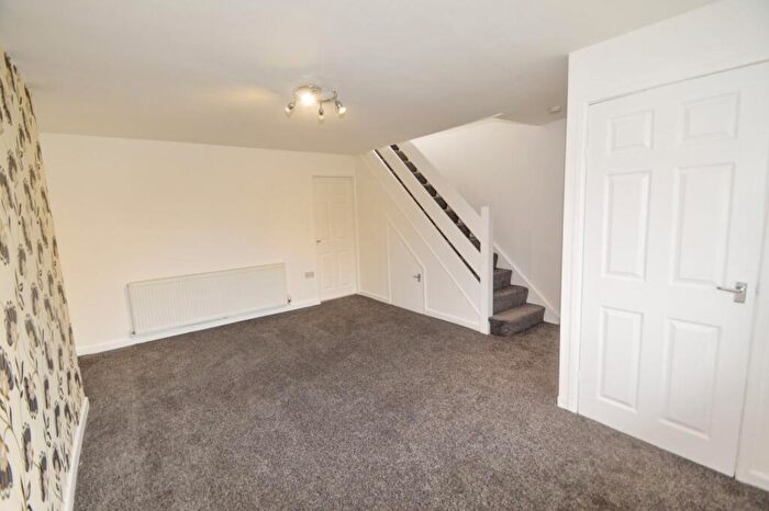 3 Bedroom Semi Detached House To Rent In Kings Avenue, Whitefield, M45
