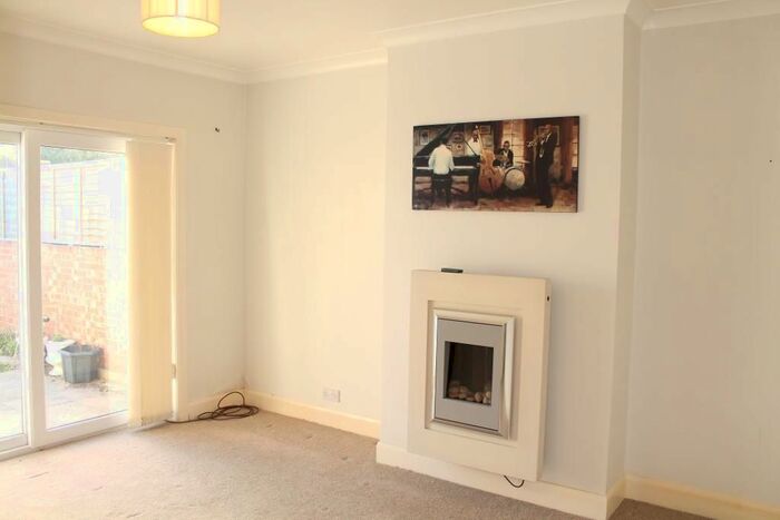 2 Bedroom Bungalow To Rent In Sunninghill Avenue, Hove, East Sussex, BN3