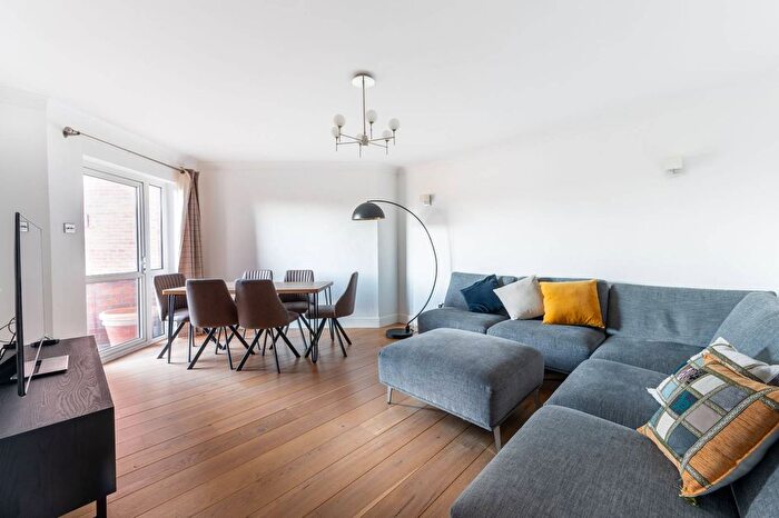 3 Bedroom Flat For Sale In Chepstow Villas, Notting Hill, London, W11