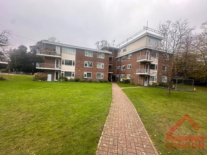 2 Bedroom Flat To Rent In Bramley Hyrst, Bramley Hill, South Croydon, CR2