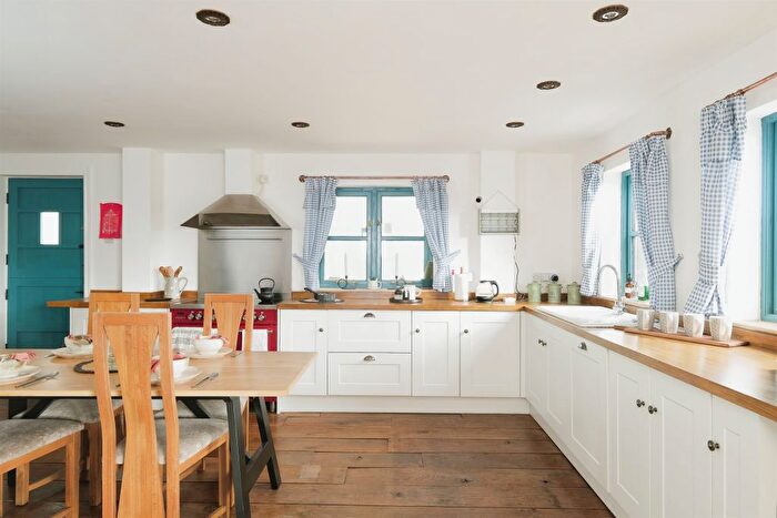 4 Bedroom Detached House For Sale In Sibrwd-Y-Coed, Llandogo, Monmouth, NP25