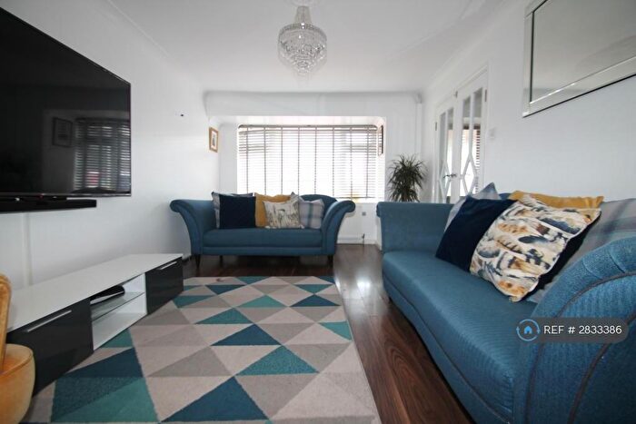 3 Bedroom Semi Detached House To Rent In Weardale Avenue, Kent, DA2