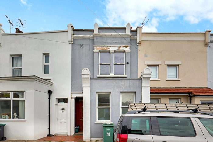 2 Bedroom Terraced House For Sale In Eleanor Road, N11