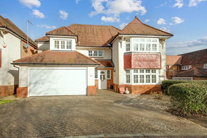 4 Bedroom Detached House For Sale In The Furrows, RH10