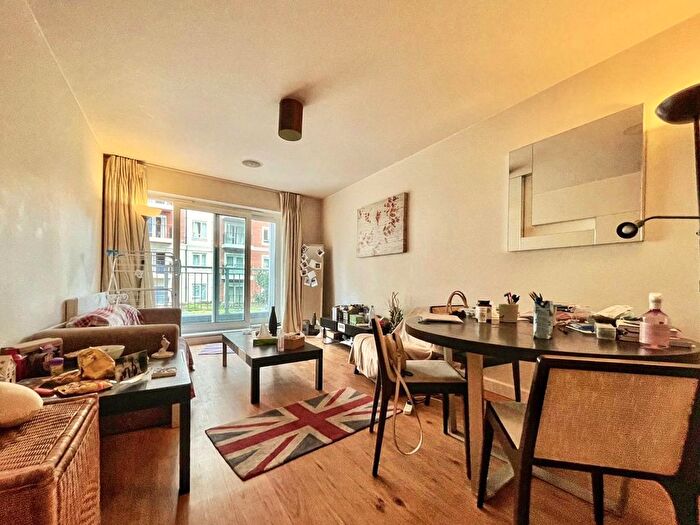 1 Bedroom Flat To Rent In Ascent House, Boulevard Drive, Colindale, London, NW9