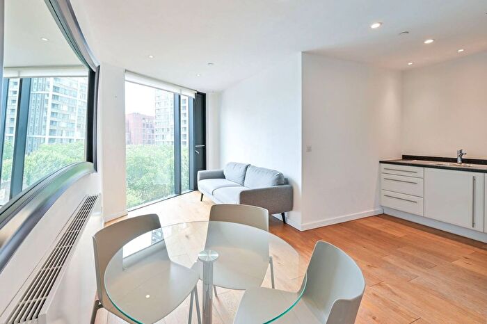 1 Bedroom Flat To Rent In Walworth Road, Elephant And Castle, London, SE1