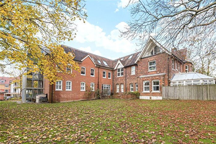 2 Bedroom Flat For Sale In Rowhill Road, Swanley, BR8