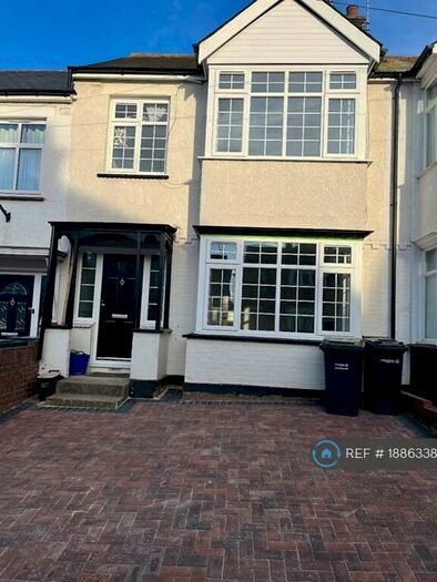 3 Bedroom Terraced House To Rent In Northridge Road, Gravesend, DA12