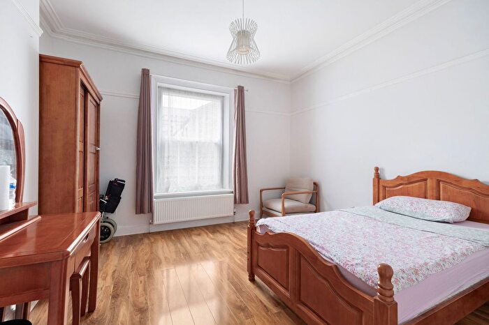 7 Bedroom Semi-detached House For Sale In Broomgrove Road, Botanical Gardens, S10