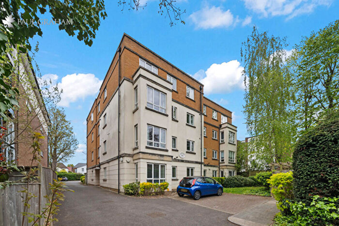 2 Bedroom Apartment For Sale In Woodcote Road, Wallington, SM6