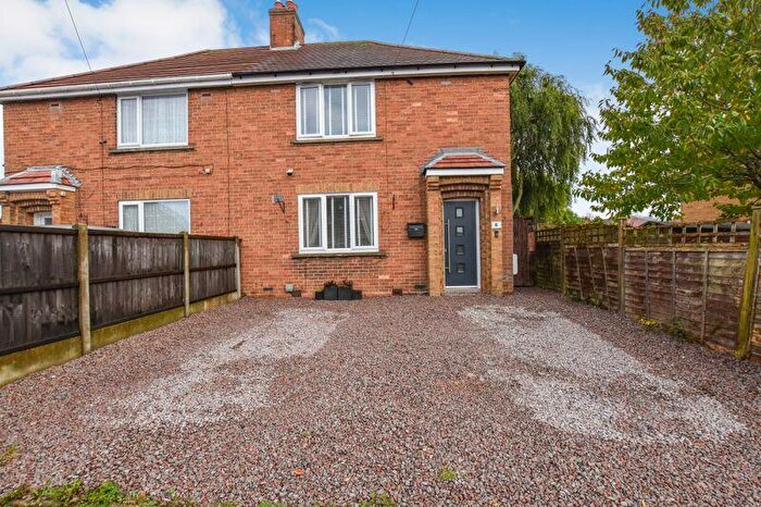 3 Bedroom Semi-Detached House For Sale In The Crescent, Morton, PE10