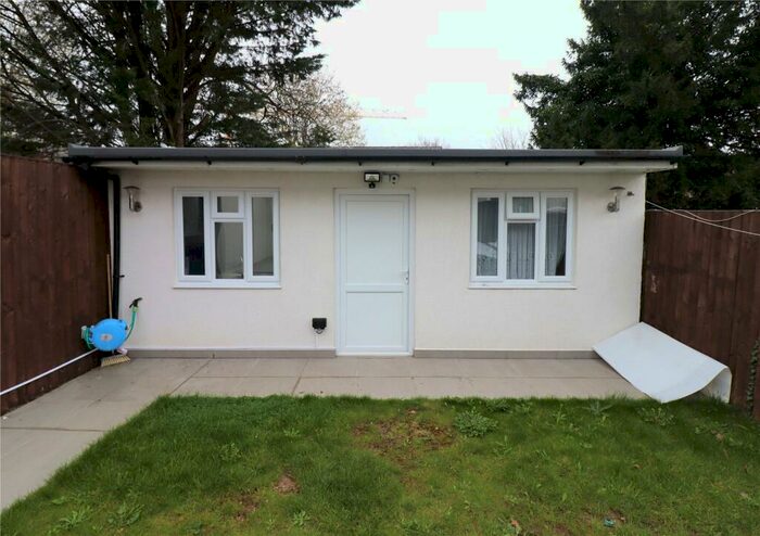 Apartment To Rent In Old Rectory Gardens, Edgware, Middx, HA8