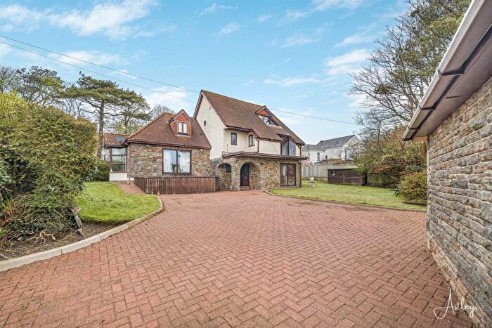 4 Bedroom Detached House For Sale In Mayals Road, Mayals, Swansea, SA3