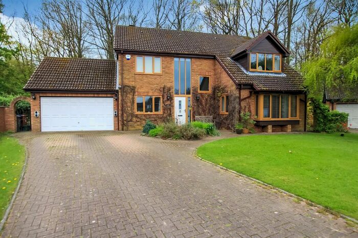 4 Bedroom Detached House For Sale In Woodham Gate, Woodham, DL5