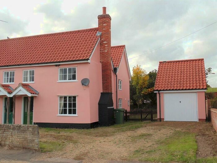 3 Bedroom Semi-Detached House To Rent In High Road, Needham, Norfolk, IP20