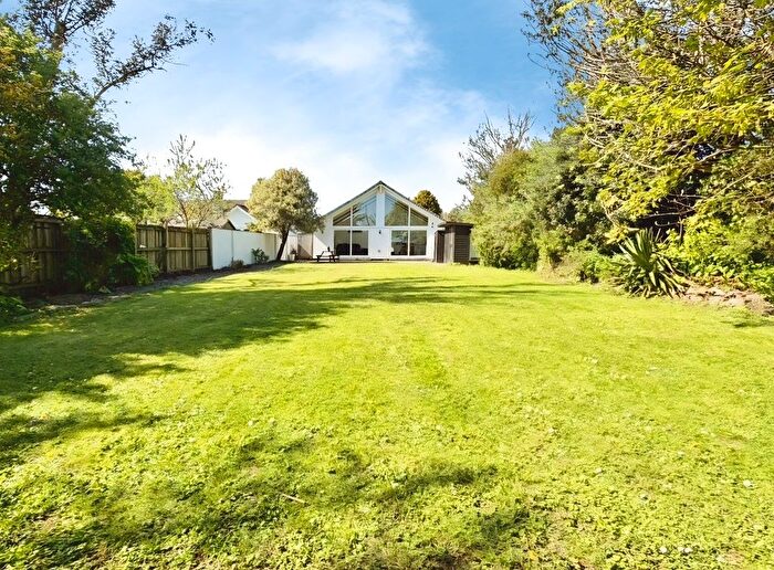 4 Bedroom Detached Bungalow For Sale In Horsedowns Road, Leedstown, Hayle, TR27