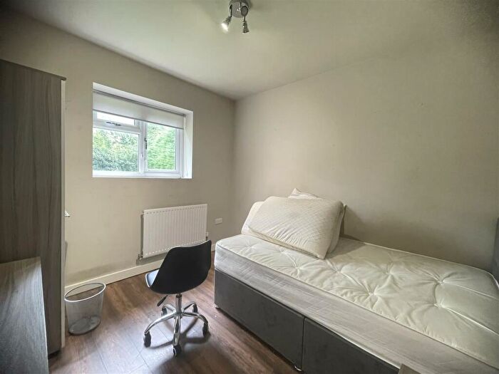 6 Bedroom Semi-Detached House To Rent In **£pppw Excl Bills** Pelham Crescent, Beeston, NG9