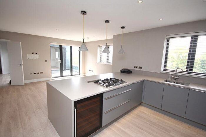 2 Bedroom Flat To Rent In Thame, OX9