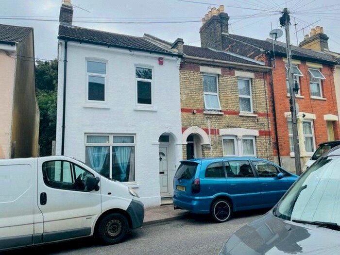 3 Bedroom Terraced House To Rent In Dale Street, Chatham, Kent, ME4