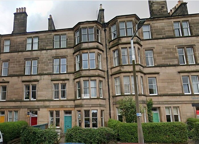 3 Bedroom Flat To Rent In Spottiswoode Road, Edinburgh, EH9