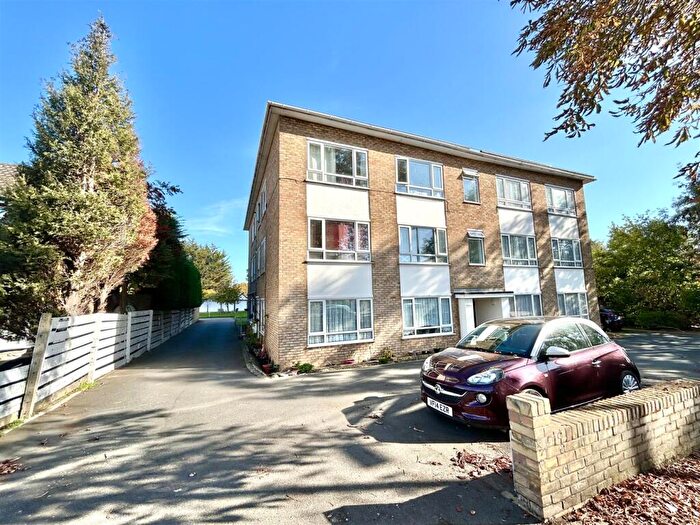 2 Bedroom Flat To Rent In Southbourne Grove, Westcliff-On-Sea, SS0