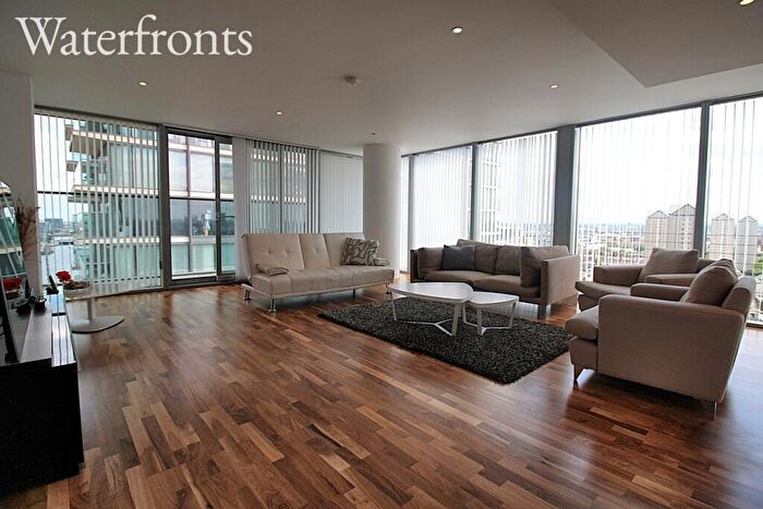 3 Bedroom Apartment To Rent In Landmark West Tower, Marsh Wall, London, E14