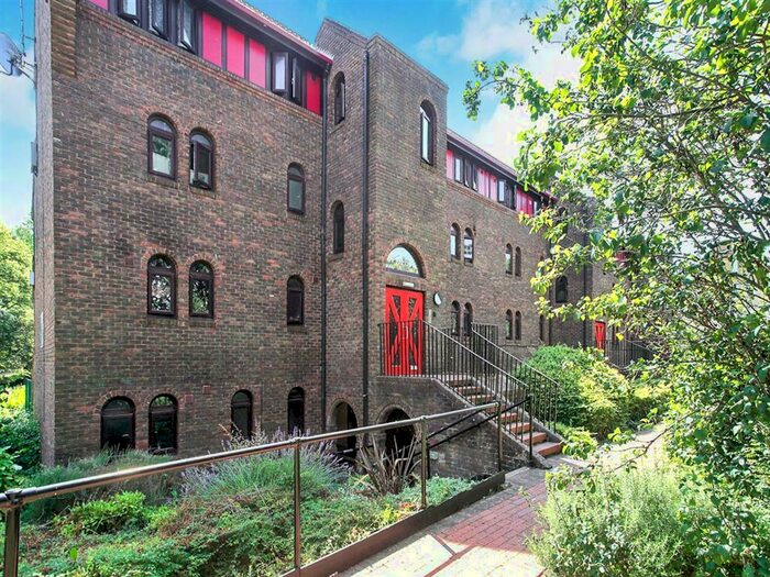 2 Bedroom Apartment To Rent In The Drive, Peterborough, PE3