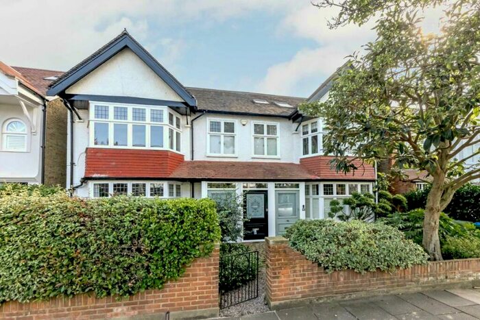 3 Bedroom House To Rent In Madrid Road, Hammersmith, SW13