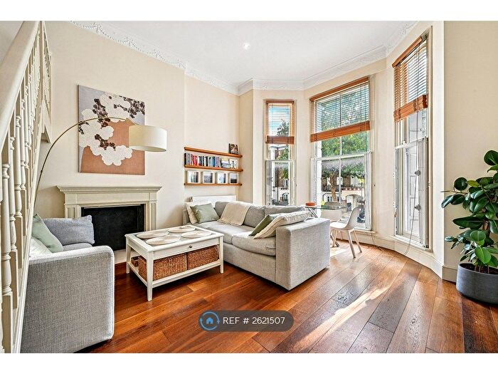 2 Bedroom Flat To Rent In Russell Road, London, W14