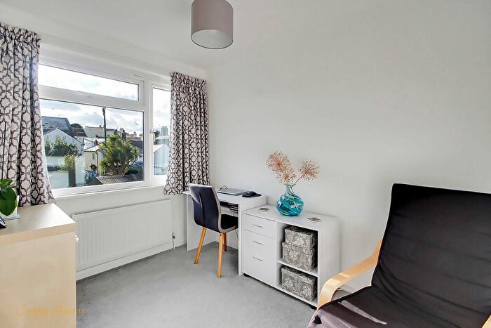 3 Bedroom Terraced House For Sale In Norfolk Gardens, Littlehampton, BN17