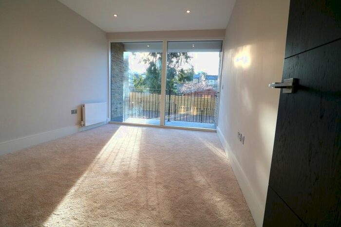 1 Bedroom Flat To Rent In Hastings Road, London, W13