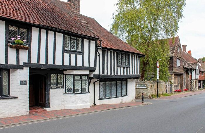 3 Bedroom Cottage For Sale In Southover High Street, Lewes, BN7