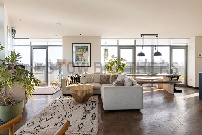 2 Bedroom Flat To Rent In Wick Lane, London, E3