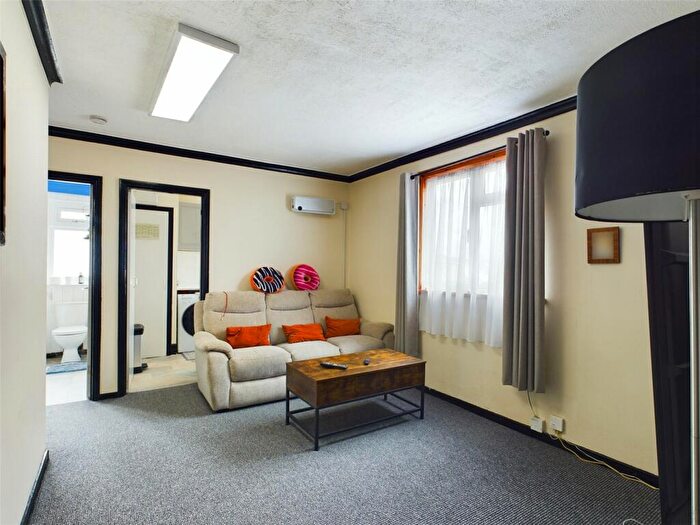 2 Bedroom Apartment To Rent In Brighton Road, Lancing, BN15