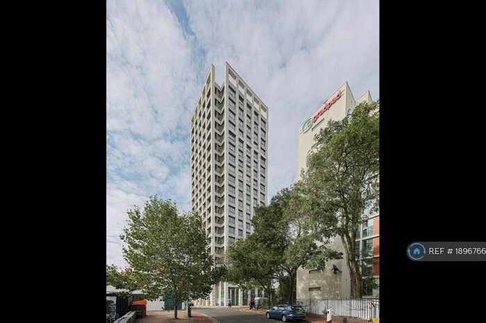 2 Bedroom Flat To Rent In Duval House, London, SW11