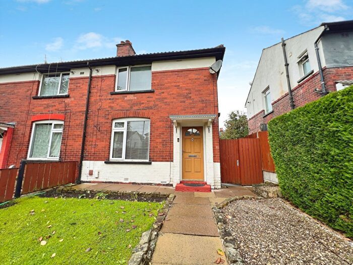 3 Bedroom Semi Detached House To Rent In North Way, Hall I'th Wood, Bolton, BL1