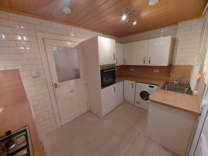 1 Bedroom Cottage For Sale In Maple Drive, Clydebank, G81