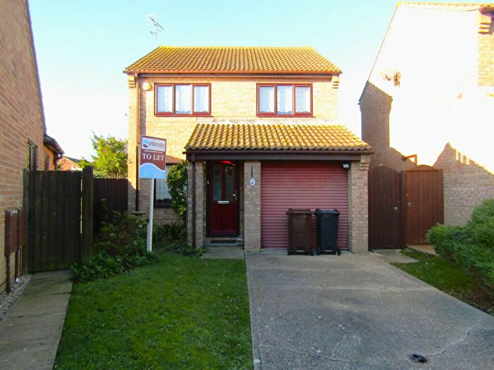 3 Bedroom Detached House To Rent In Wavring Avenue, Frinton-on-Sea, CO13