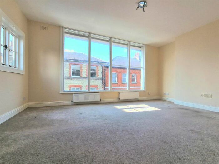 1 Bedroom Flat To Rent In The Borough, Farnham, GU9