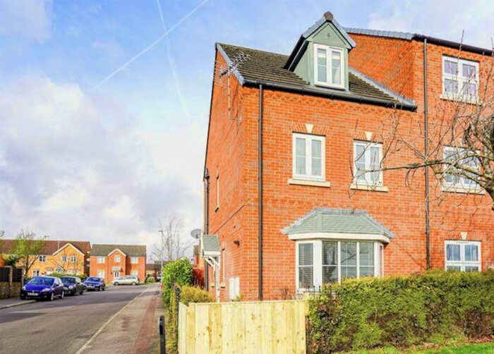 4 Bedroom End Of Terrace House For Sale In Dunsil Row, Clipstone Village, Mansfield, NG21