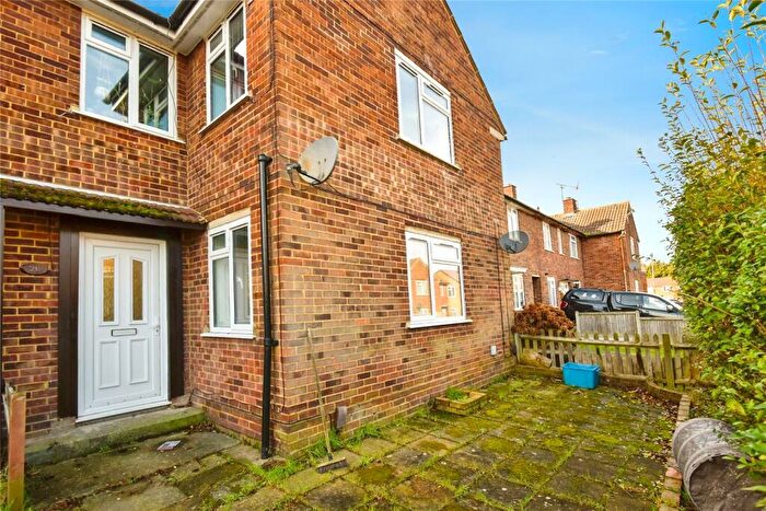 2 Bedroom Maisonette To Rent In Rolvenden Avenue, Gillingham, ME8