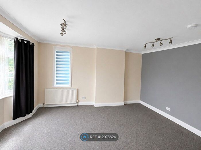 Studio To Rent In Kingsdown Avenue, South Croydon, CR2