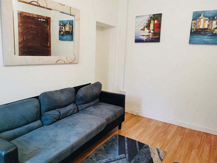 3 Bedroom Terraced House To Rent In White Street, Swansea, SA1