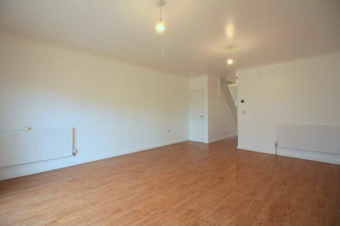 3 Bedroom End Of Terrace House To Rent In Victoria Road, Ruislip, HA4