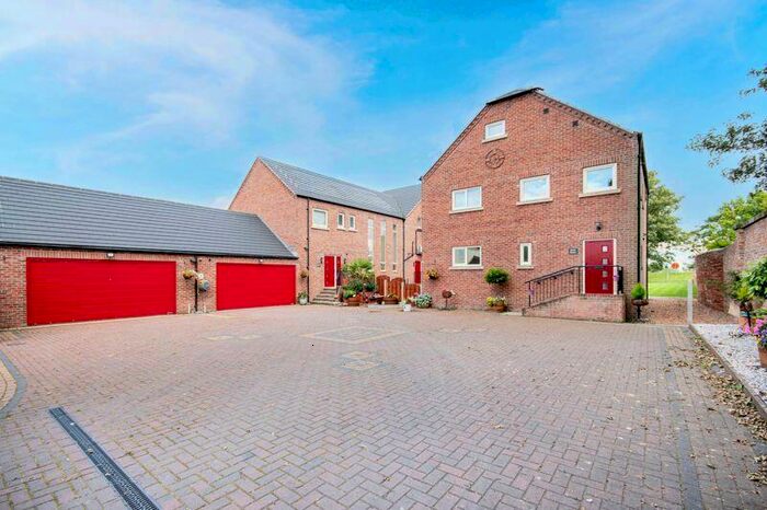 4 Bedroom Detached House For Sale In North Street, West Butterwick, DN17
